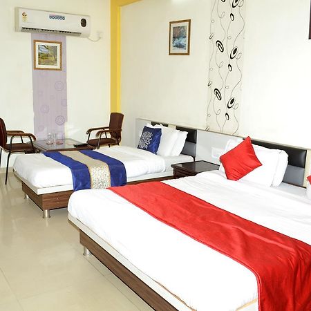 Hotel Neelkanth Residency 간디나가르 외부 사진