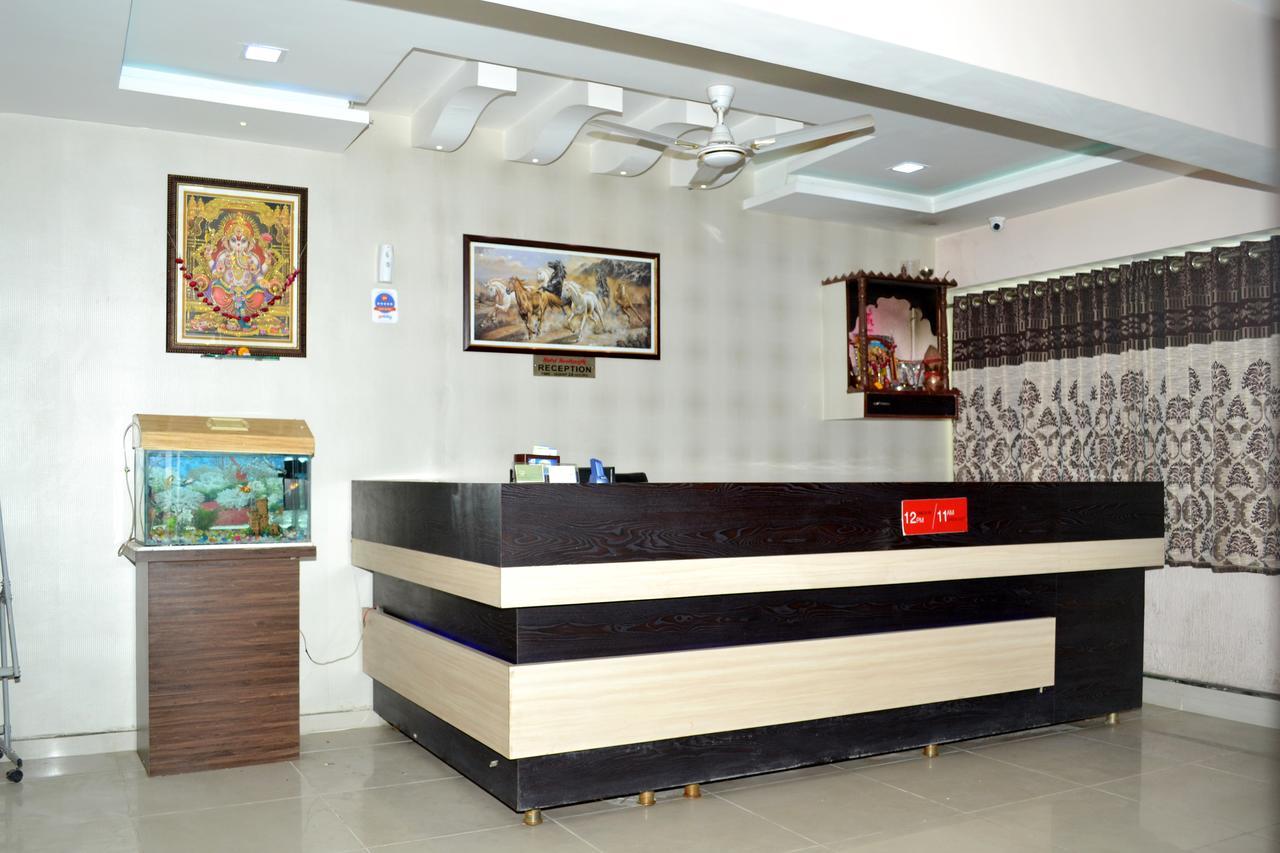 Hotel Neelkanth Residency 간디나가르 외부 사진