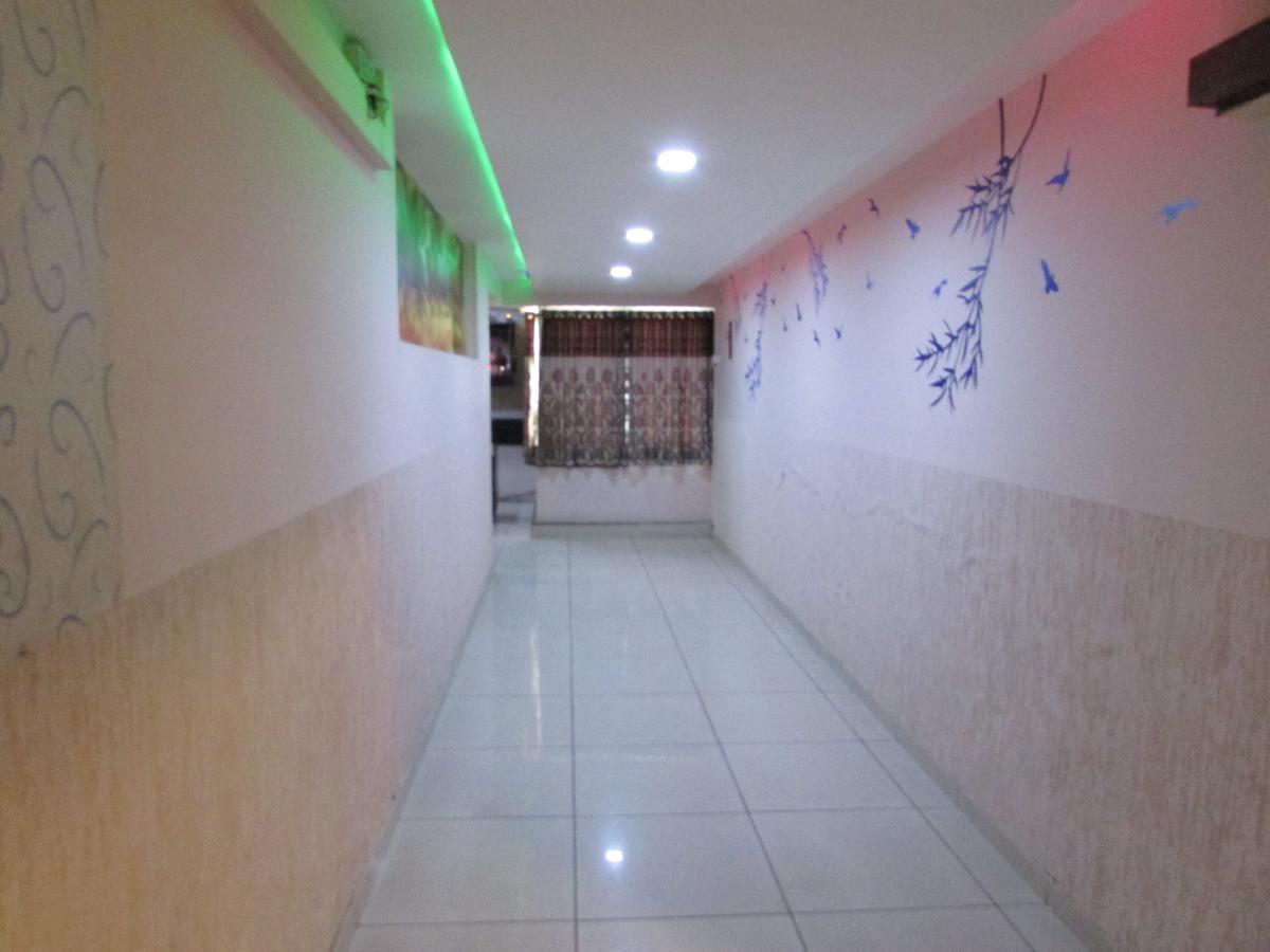 Hotel Neelkanth Residency 간디나가르 외부 사진