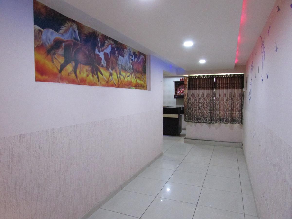 Hotel Neelkanth Residency 간디나가르 외부 사진