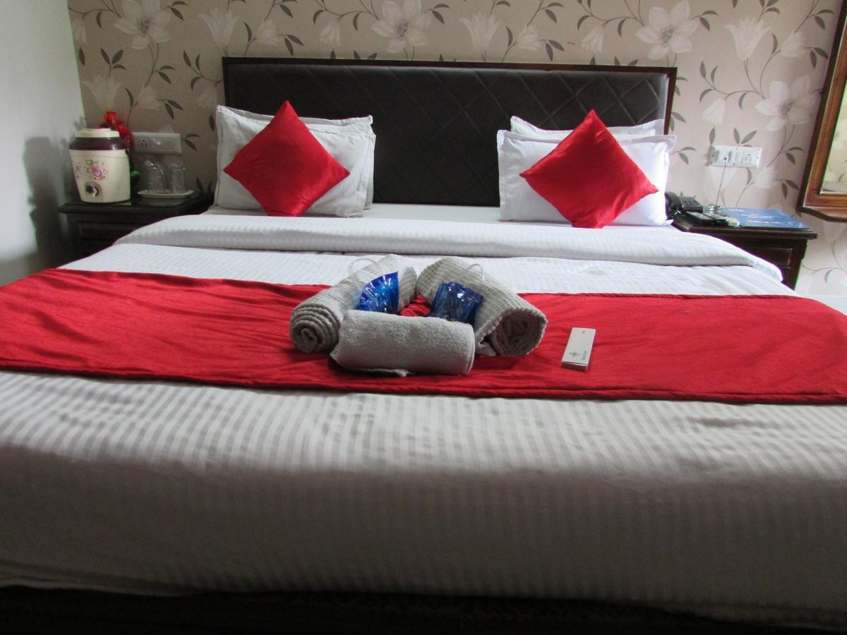 Hotel Neelkanth Residency 간디나가르 외부 사진