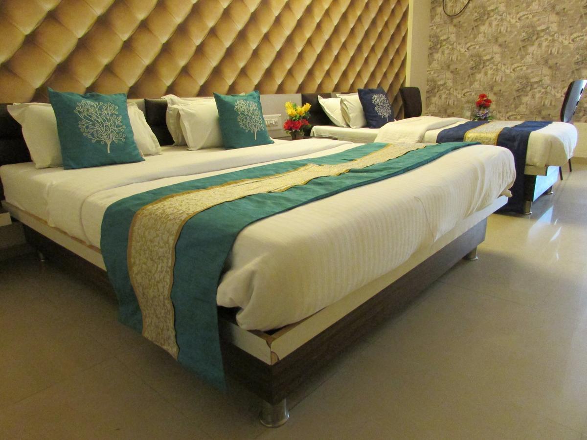 Hotel Neelkanth Residency 간디나가르 외부 사진